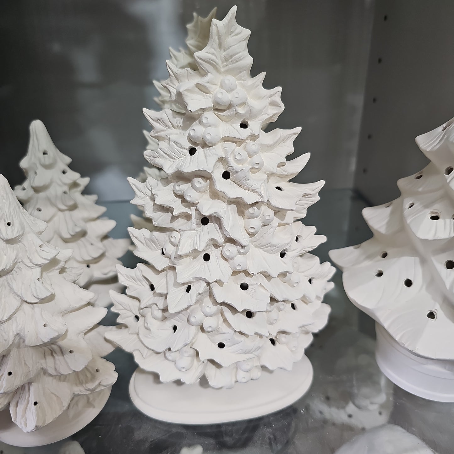 Holly Tree & Base - Nowells - 2852