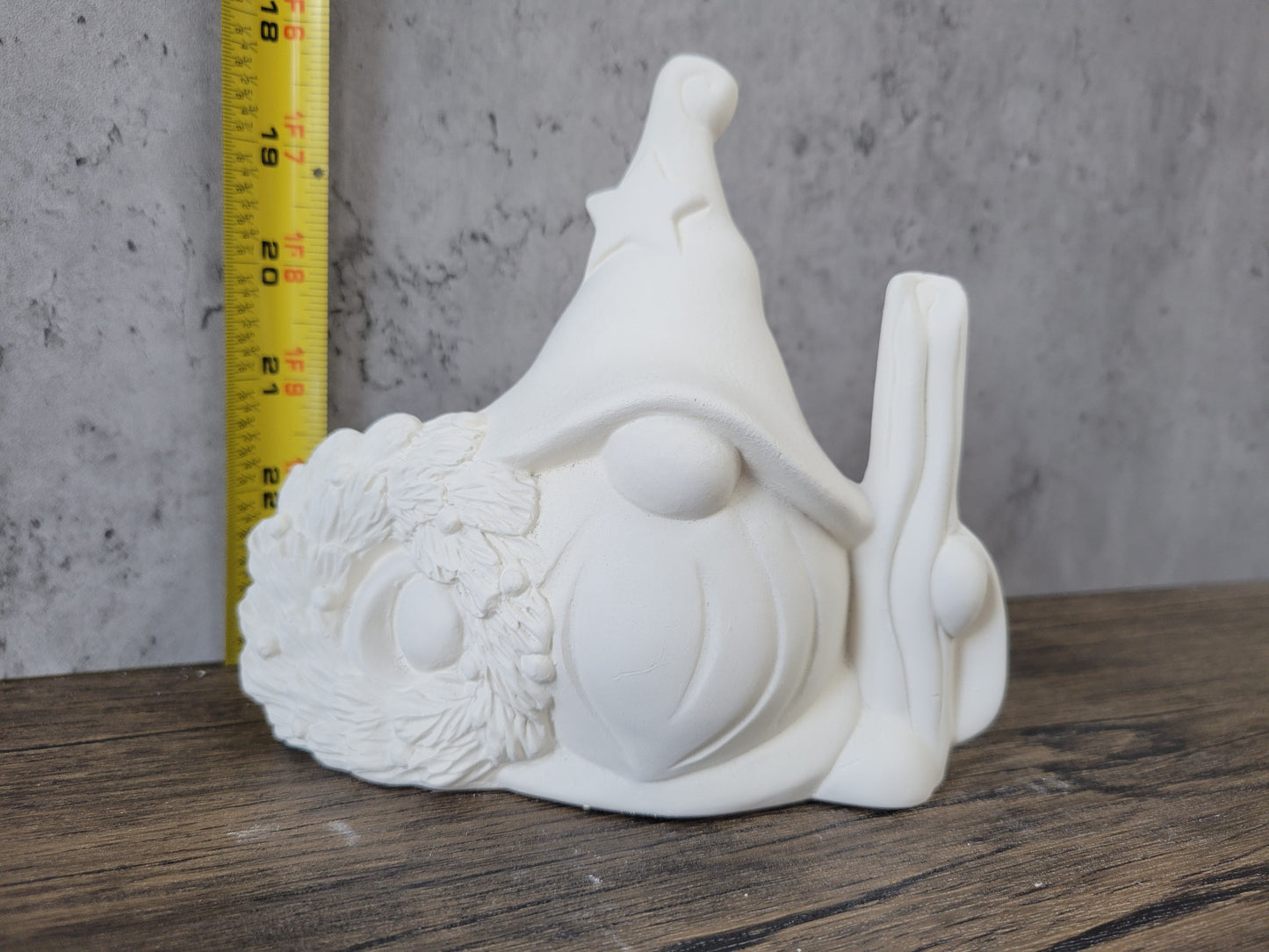 Gnome with Wreath & Staff - Clay Magic - 4229