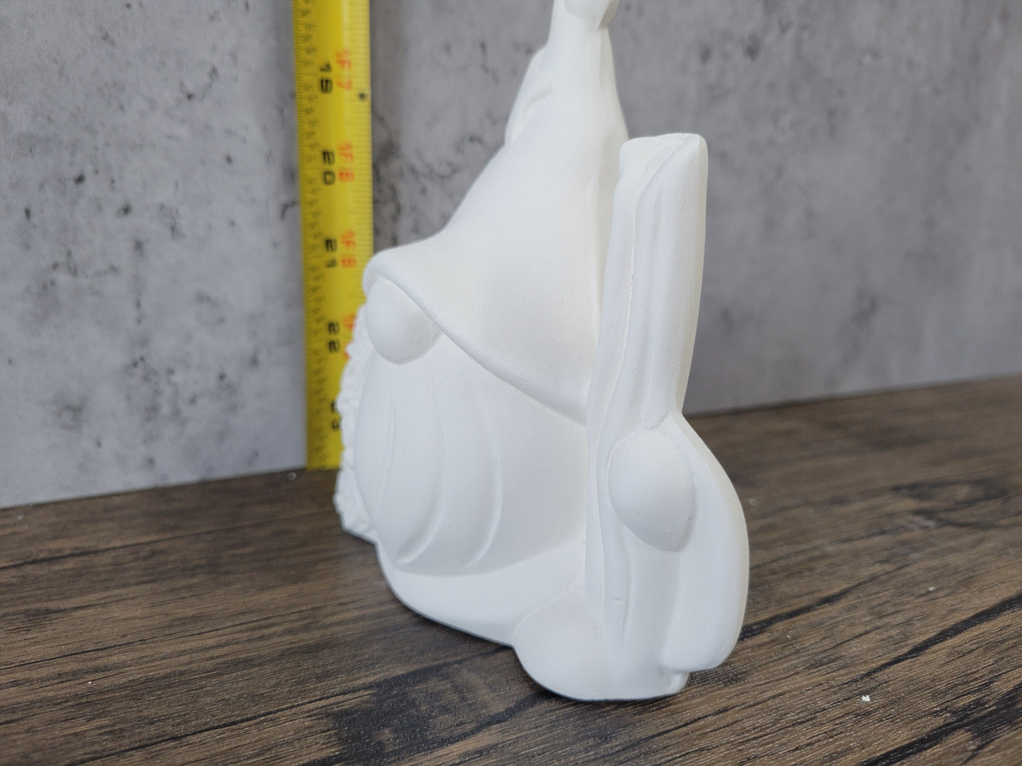 Gnome with Wreath & Staff - Clay Magic - 4229