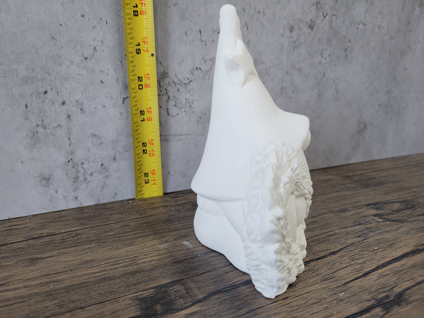 Gnome with Wreath & Staff - Clay Magic - 4229