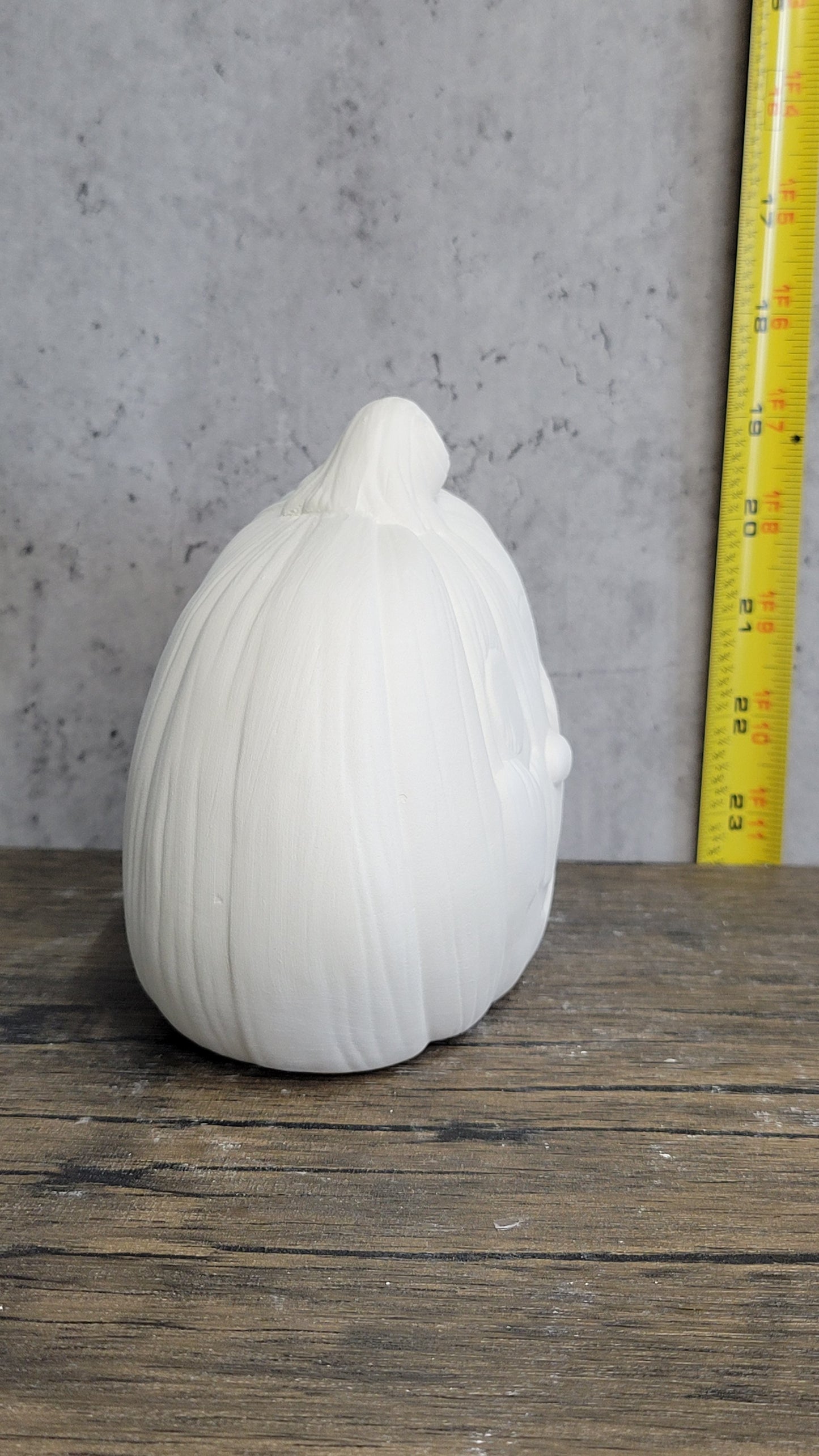 Pumpkin Sill Sitter - Clay Magic - J473