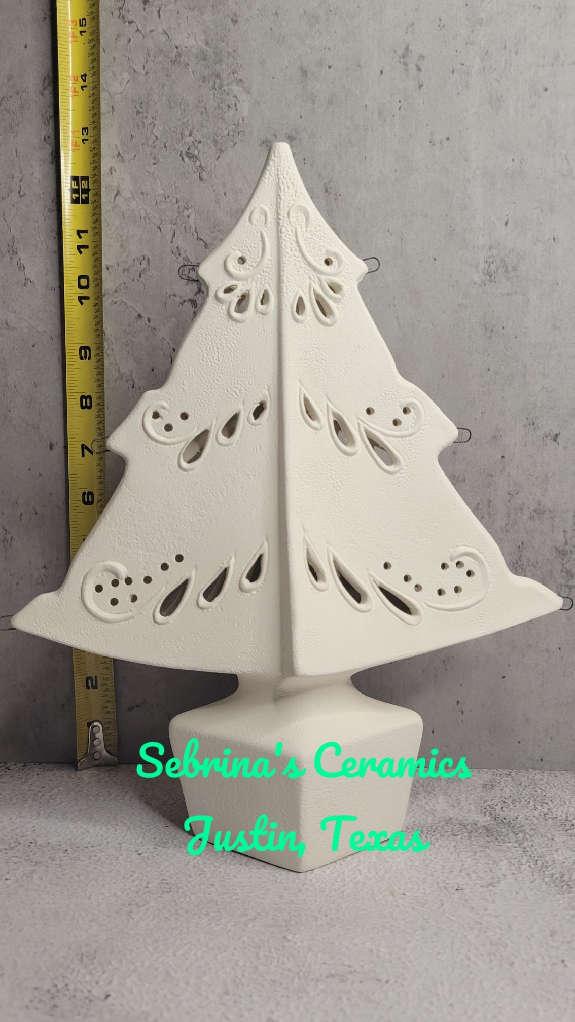 Christmas Tree & Base - Crest - C-935