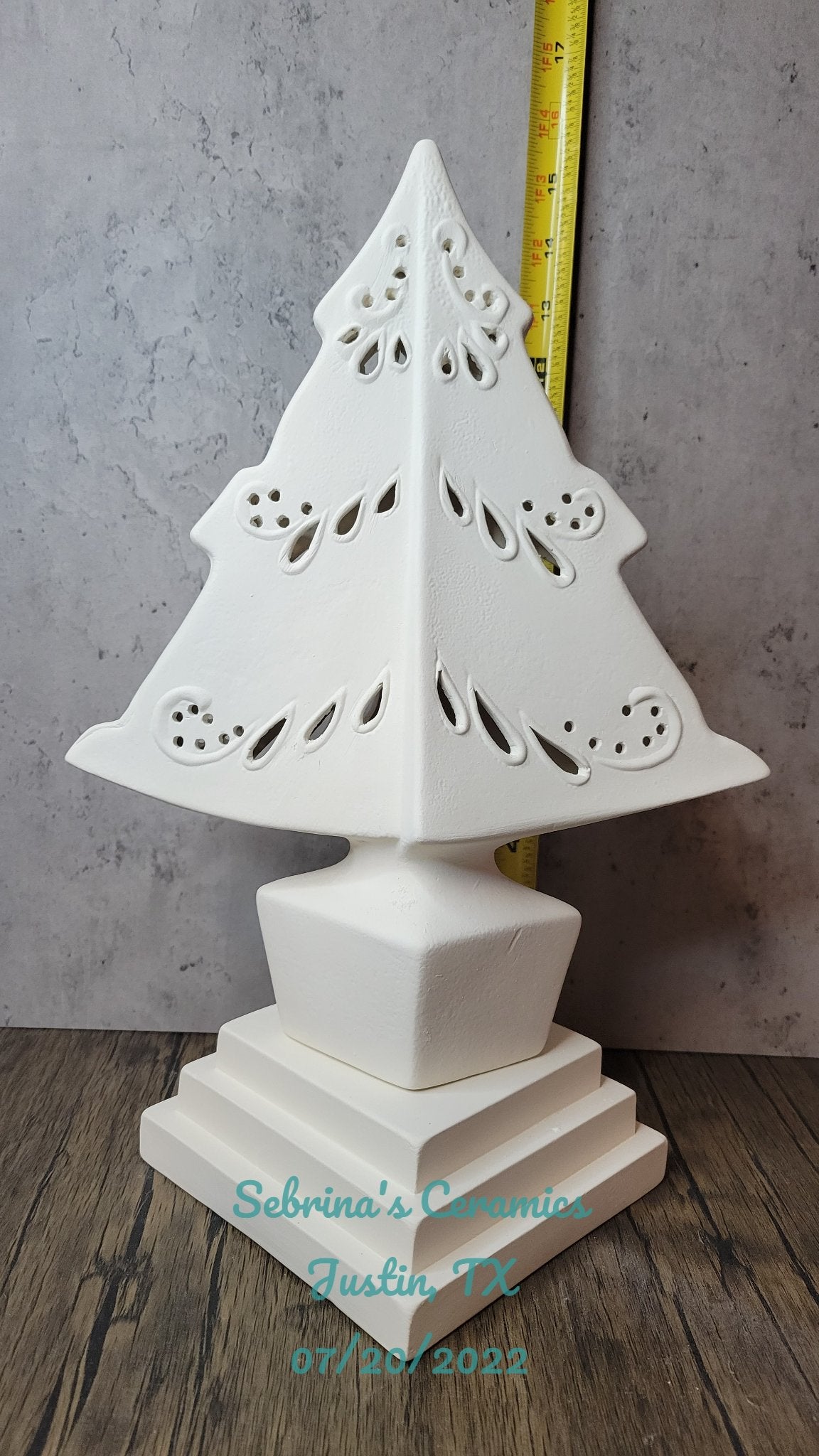 Christmas Tree & Base - Crest - C-935