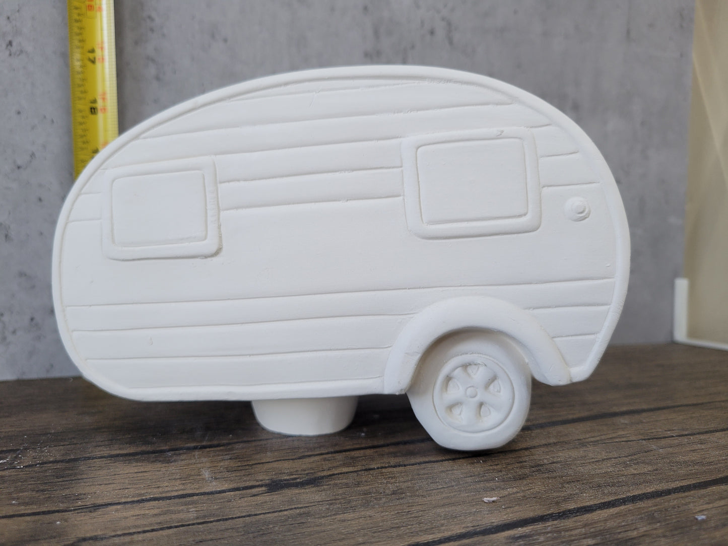 Large Retro Camper - Clay Magic - 3858