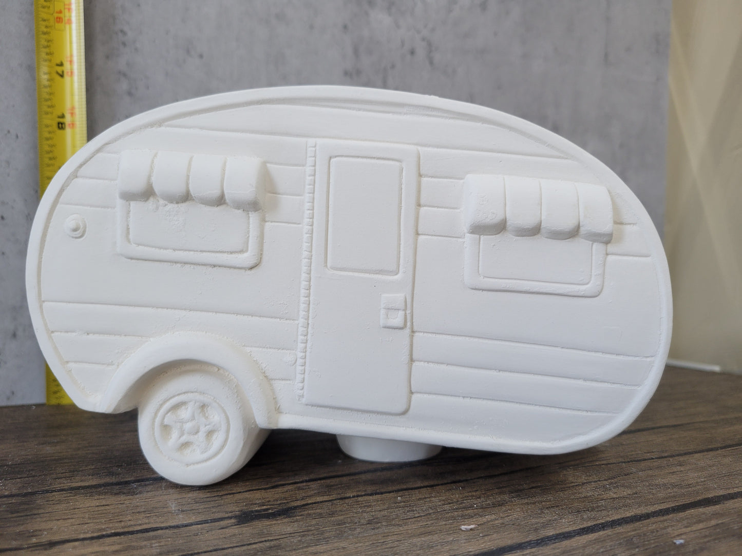 Large Retro Camper - Clay Magic - 3858