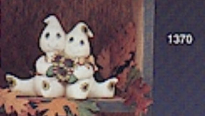 Cuddle Ghosts w/ Sunflowers - Clay Magic - 1370