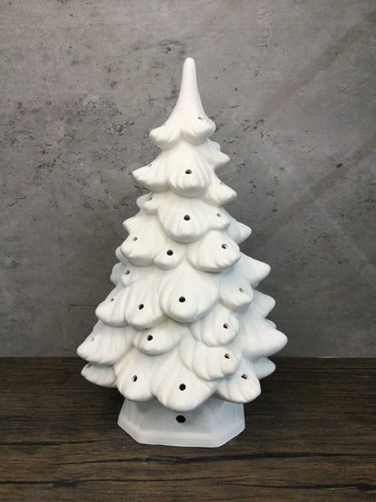 Christmas Tree & Base Medium - Holland - 705